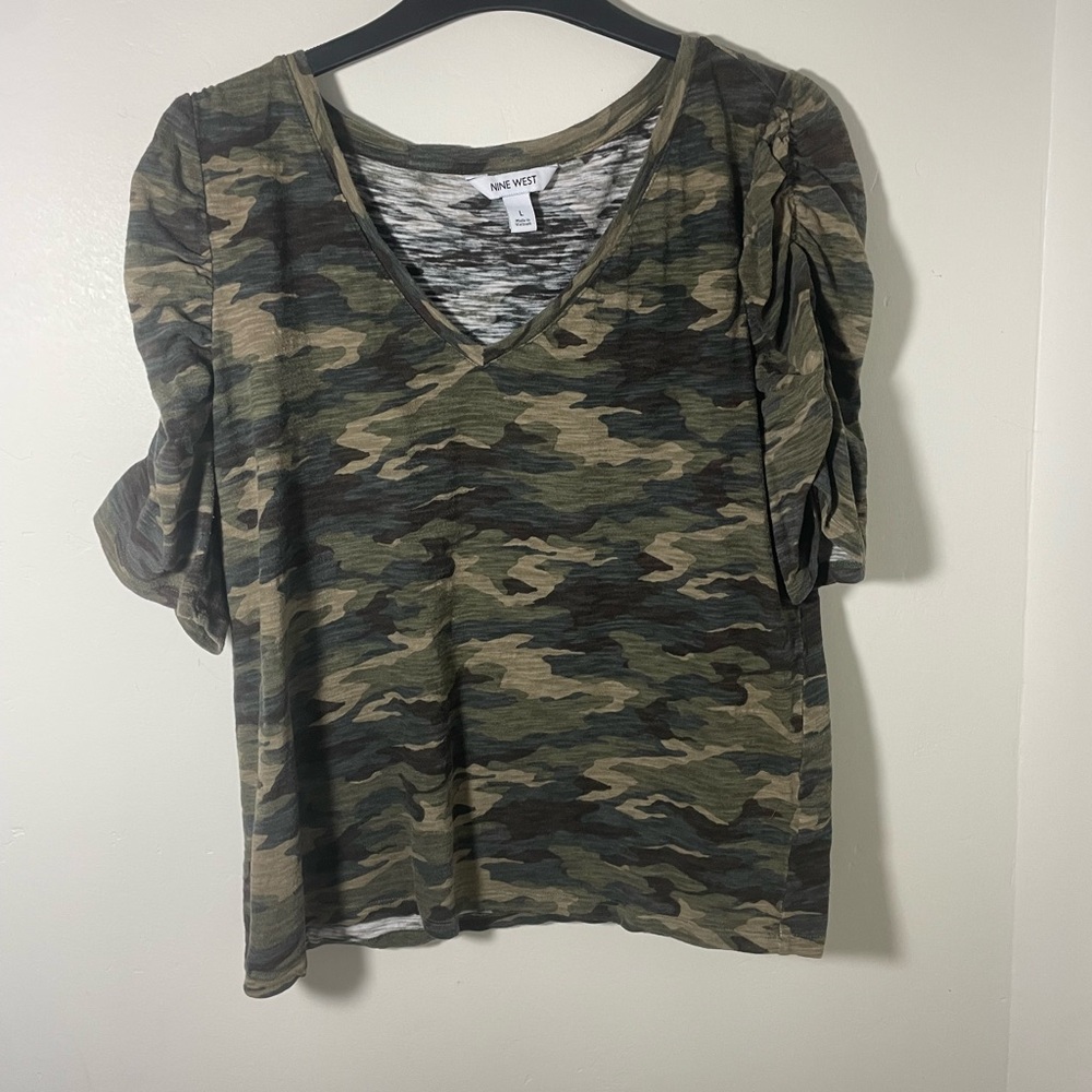 Camouflage puffy sleeve tshirt, Nine West size large.